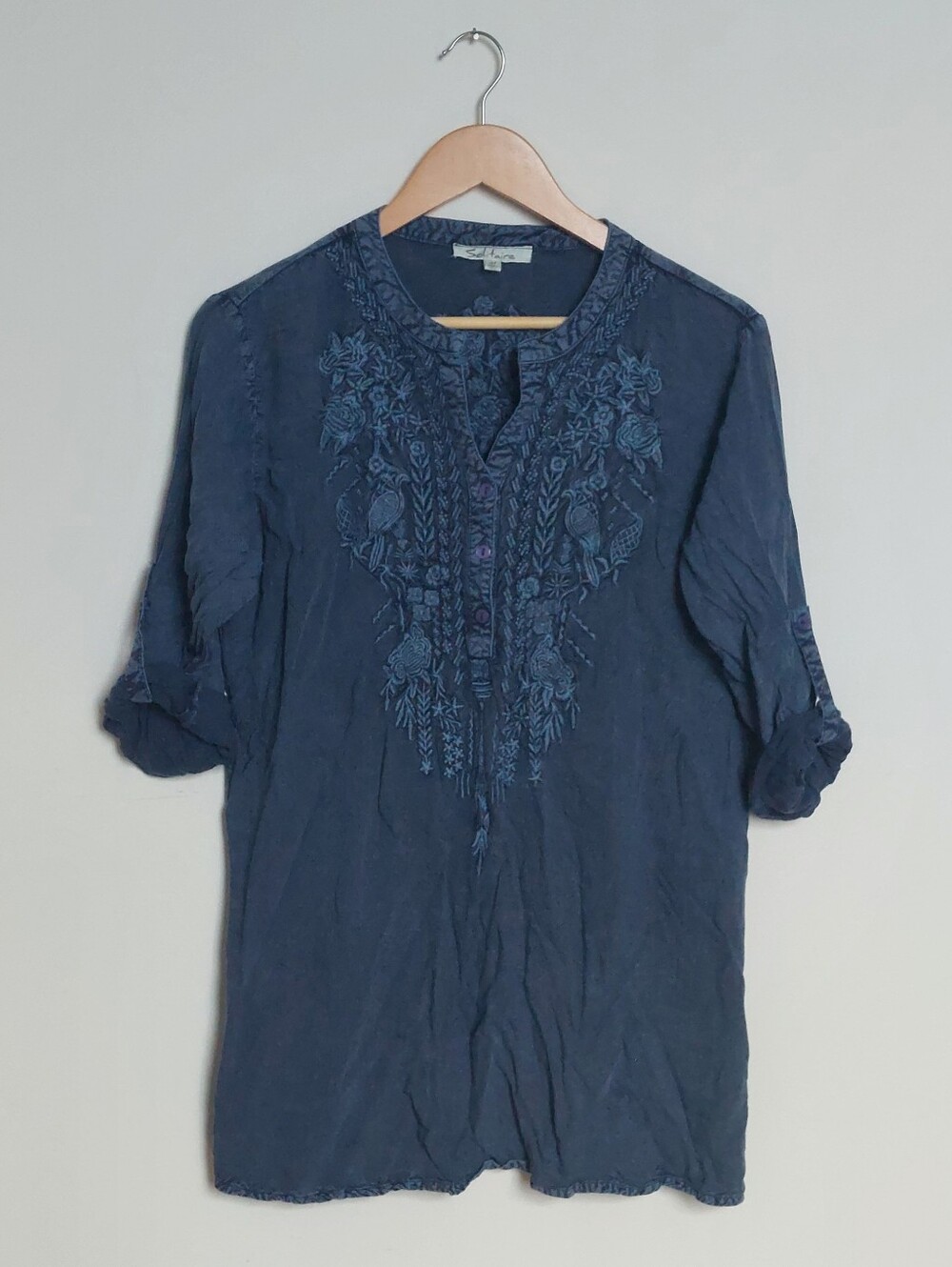Solitaire Blue Embroidered Rayon Tunic Blouse Roll Tab Sleeve M